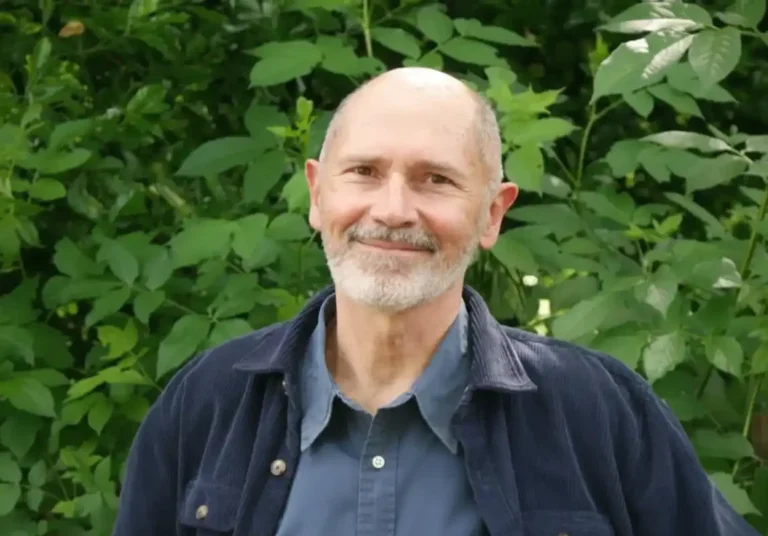 The benefits of walking for mental wellbeing by Dr. Christophe André, Psychiatrist.